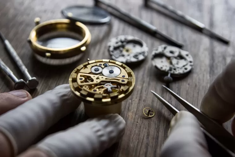 Réparation montre ancienne , Cagnes-sur-Mer, Stéphane Heitzmann Antiquité